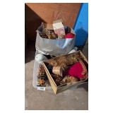 Tote [No Lid] w/ Christmas Decor Mostly Ornaments