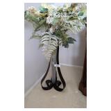 Unique Metal Frame Vase Holder w/