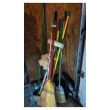 Brooms, Mops & Swiffer