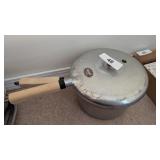 Presto Pressure Cooker w/ Jiggler