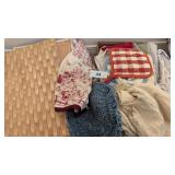 Kitchen Towels, Hot Pads & More