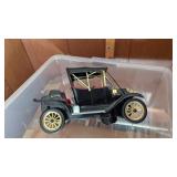 Plastic Vintage Style Car / Battery Op
