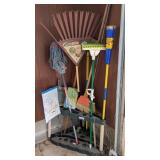 Rubbermaid Tool & Broom Organizer w/