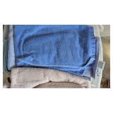 Medium Tote w/ Lid + Shop Towels & Blanket