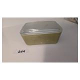 Green Pyrex 1.5 Pt. Refrigerator Dish w/ Lid