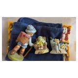 Tote w/ Lid w/ Ceramic Figurines