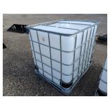275 gal. Tote w/ Steel Pallet