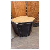 Upper Cabinet Corner - 30t x 33w x 21d