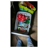 Tote w/ Lid & Gift Bags