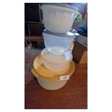 Tupperware Bowls w/ Lid & Cake Taker