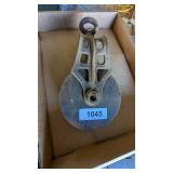Metal & Wood Pulley