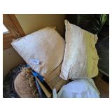 (5) Throw Pillows