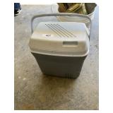 Rubbermaid Lunch Cooler