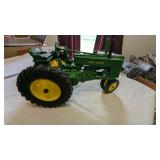 John Deere G Metal Tractor