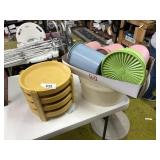 Assorted Tupperware