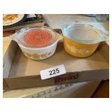 (2) Small Pyrex Dishes