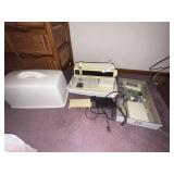 Singer Sewing Machine w/ Foot Pedal, Case +
