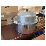 Kettle w/ Lid + Aluminum Cake Cover