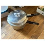Pressure Cooker w/ Jiggler
