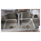 Ruvati SS Kitchen Sink (32" x 18" x 9") w/