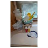 Tupperware Ketchup/Mustard & Strainer +