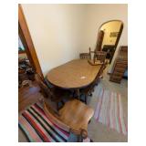 Table w/ (6) Chairs & (2) Leaves