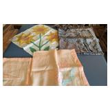 Card Table Size Cloth w/ (4) Napkins (spots/thin),