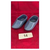 Pair of 4-1/2" Dutch Shoes / Unmarked Uhl Pottery