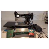 Singer Featherweight Sewing Machine Model 221-1 w/