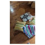 (2) Throw Pillows & (2) Throw Blankets