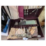 Wooden Box w/ Silverware -*