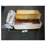 Electric Knives & Mixer w/ No Beaters