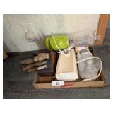 Kitchen Knife w/ Block & Counter Appliances