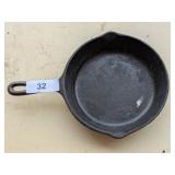 SK Cast Iron Skillet - 8"