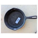 Cast Iron Skillet - 8"