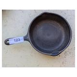 #5 Cast Iron Skillet - 8"