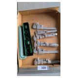 Pipe Wrenches & Sockets