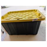 Tote w/ Lid