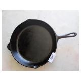 #12 Cast Iron Skillet w/ Heat Ring