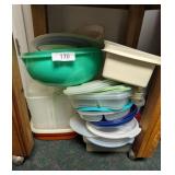 Assorted Tupperware
