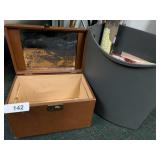Vintage Makeup Case, +