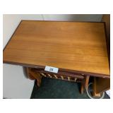 Table w/ Magazine Rack