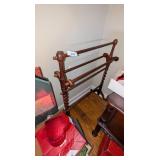 Wood Quilt Rack
