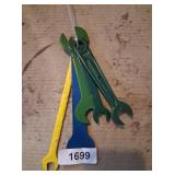 (5) Wrenches