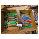 (17) Wrenches