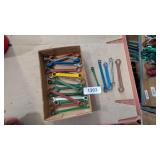 (22) Wrenches