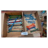(22) Wrenches