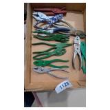 (13) Pliers