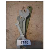 (5) Wrenches