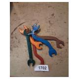 (5) Wrenches